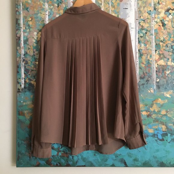 F21 Brown Pleated Button Down Dress Shirt - Picture 2 of 13
